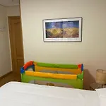 Appartamento Vivienda Turistica Cigueenas Con Garaje *