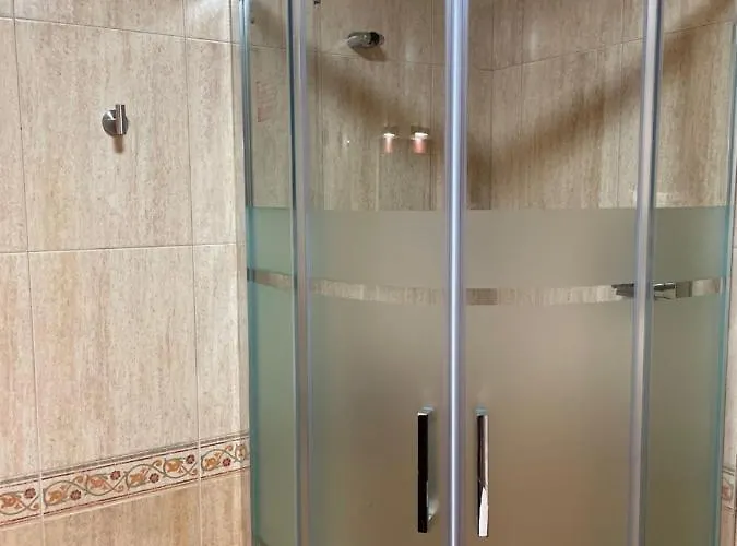 Vivienda Turistica Cigueenas Con Garaje Appartamento *